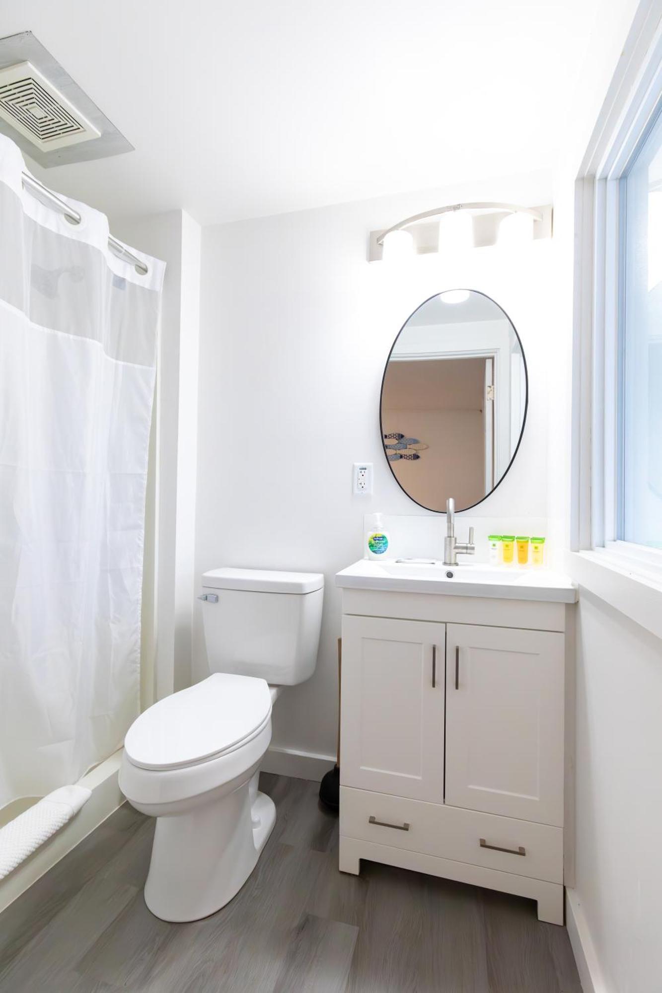 Anchor Bay Inn And Suites Sandusky Buitenkant foto