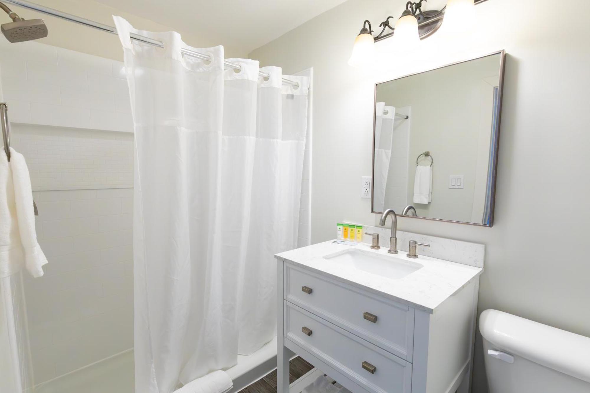 Anchor Bay Inn And Suites Sandusky Buitenkant foto