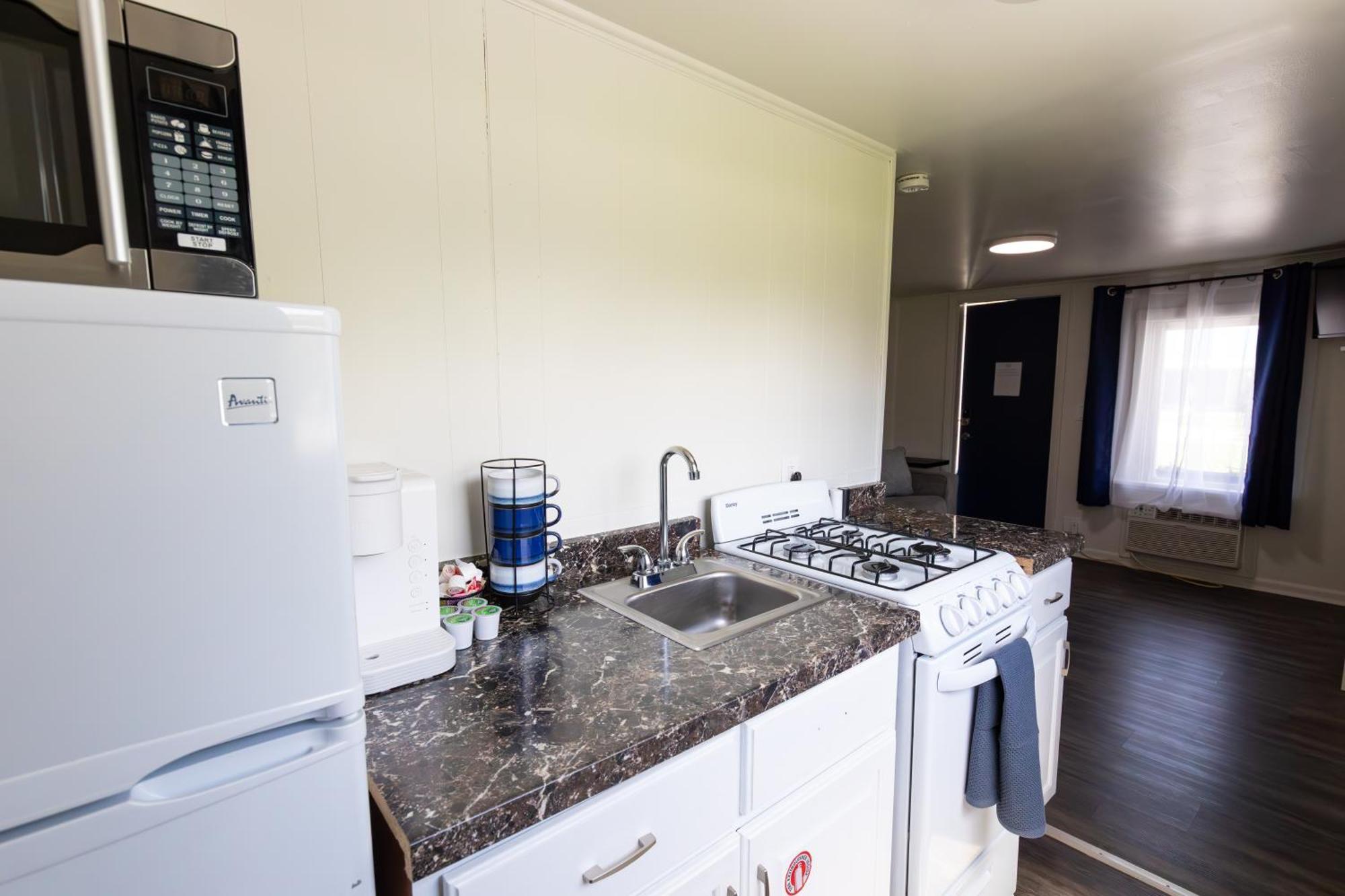 Anchor Bay Inn And Suites Sandusky Kamer foto